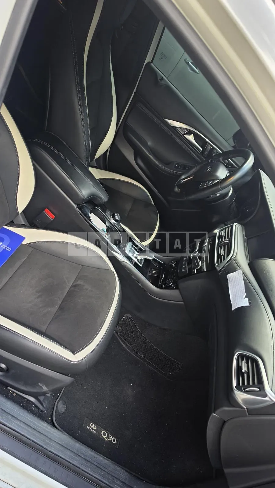Photo 2 of 5: 2018 Infiniti Q30, VIN SJKCH53E3JA061202 — Korean insurance auction
