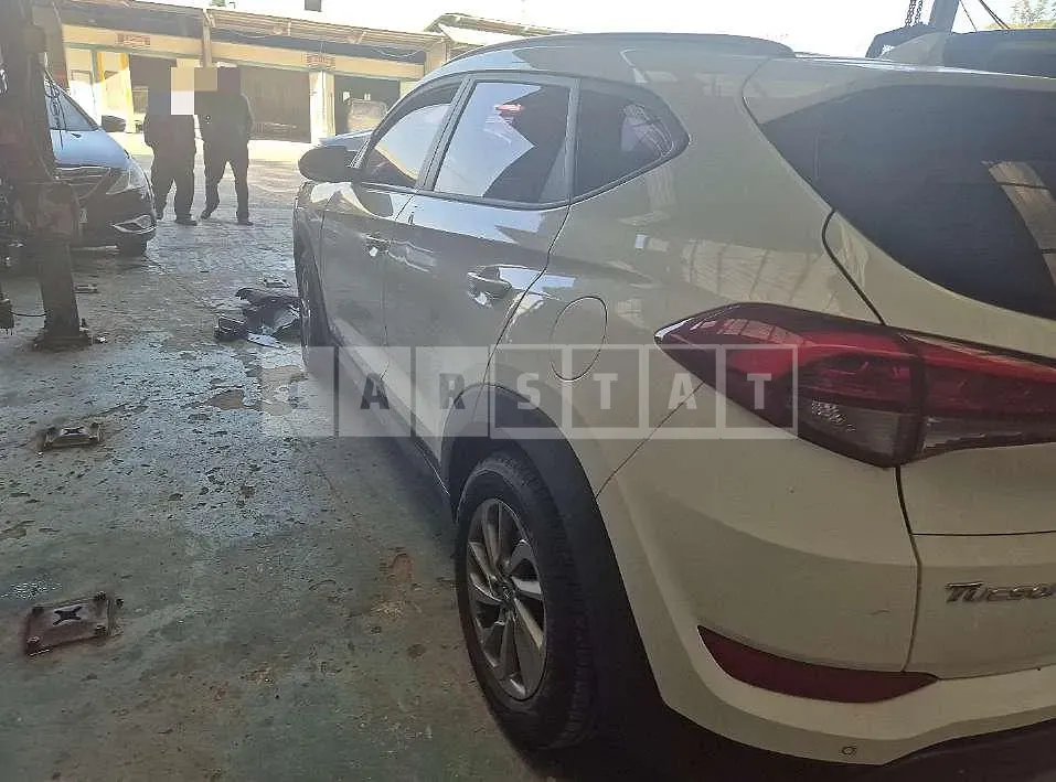 Photo 2 of 6: 2015 Hyundai Tucson TL — Korean insurance auction
