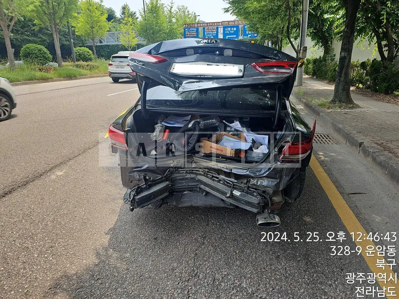Photo 2 of 5: 2018 Kia K5, VIN KNAGU416BKA276003 — Korean insurance auction