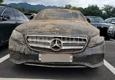 Photo 1 of 12: 2018 Mercedes-Benz Substance E220 d 4Matic — Korean insurance auction