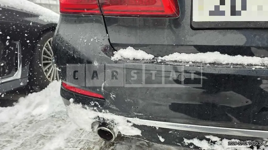 Photo 2 of 12: 2019 BMW 530i Luxury — Korean insurance auction