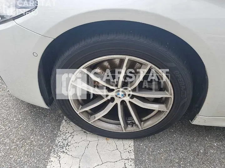 Photo 2 of 21: 2017 BMW Calm 520d — Korean insurance auction