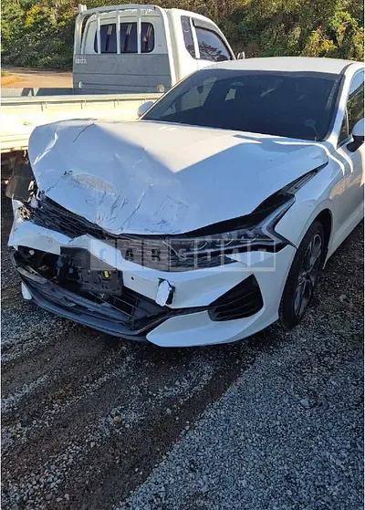 Photo 1 of 25: 2022 Kia K5 — Korean insurance auction