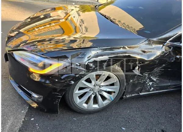 Photo 2 of 4: 2019 Tesla Model S 75d — Korean insurance auction