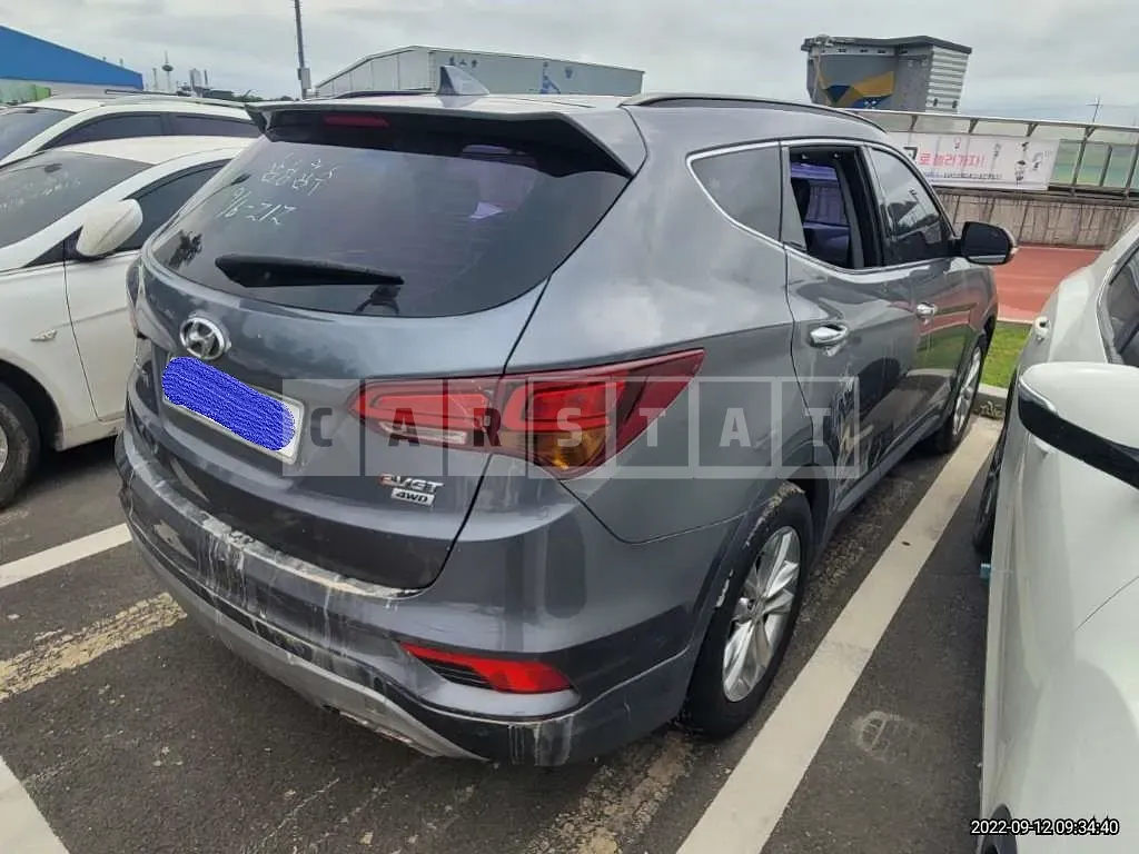 Photo 2 of 15: 2016 Hyundai Santa Fe, VIN KMHSW81UDGU573427 — Korean insurance auction