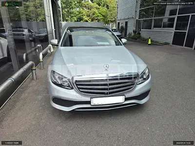 Photo 1 of 10: 2019 Mercedes-Benz E300 e, VIN WDDZF5DB9KA659549 — Korean insurance auction