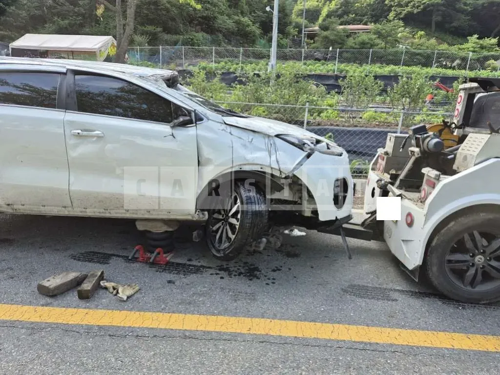 Photo 2 of 3: 2018 Kia Sportage — Korean insurance auction