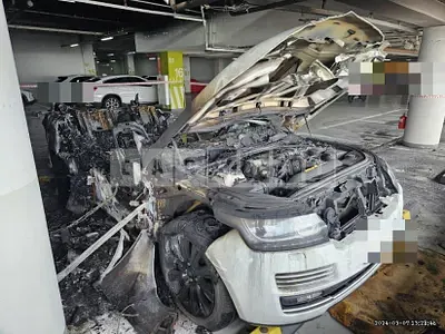 Photo 1 of 7: 2016 Land Rover Range Rover 4.4d — Korean insurance auction
