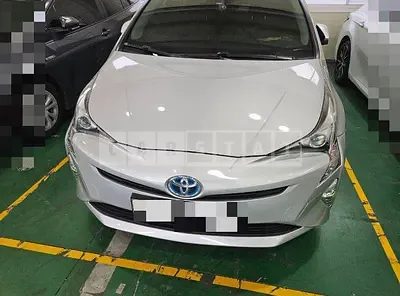 Photo 1 of 17: 2017 Toyota Prius — Korean insurance auction