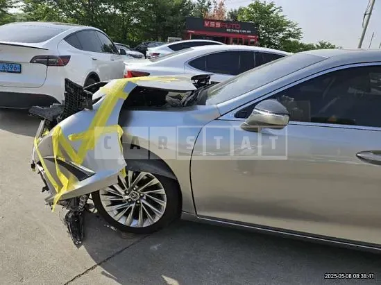 Photo 2 of 29: 2025 Lexus ES300h — Korean insurance auction