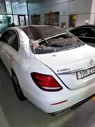 Photo 1 of 7: 2018 Mercedes-Benz E220 d 4Matic, VIN WDDZF0FB6JA423262 — Korean insurance auction