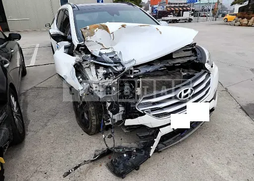 Photo 2 of 18: 2018 Hyundai Santa Fe, VIN KMHSW81XDJU779661 — Korean insurance auction
