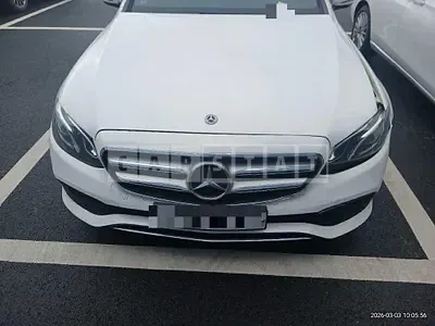 Photo 1 of 13: 2018 Mercedes-Benz E200 — Korean insurance auction