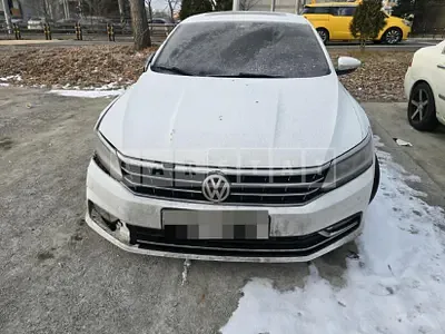 Photo 1 of 8: 2018 Volkswagen Passat 2.0 TSI — Korean insurance auction