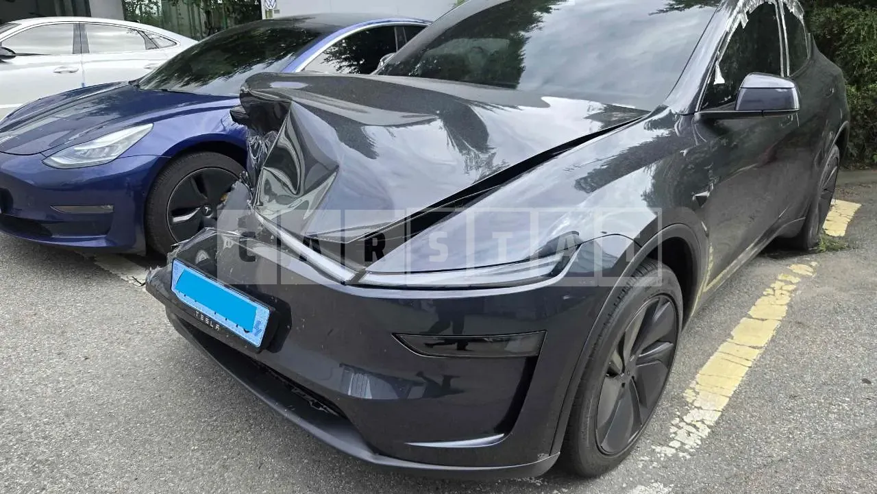 Photo 2 of 44: 2025 Tesla Model Y Long Range, VIN LRWYGCEK6SC053102 — Korean insurance auction