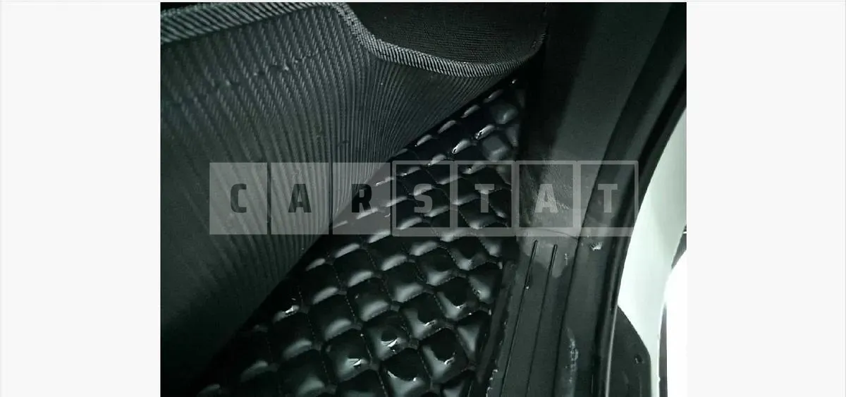 Photo 2 of 25: 2025 Kia Carnivals — Korean insurance auction