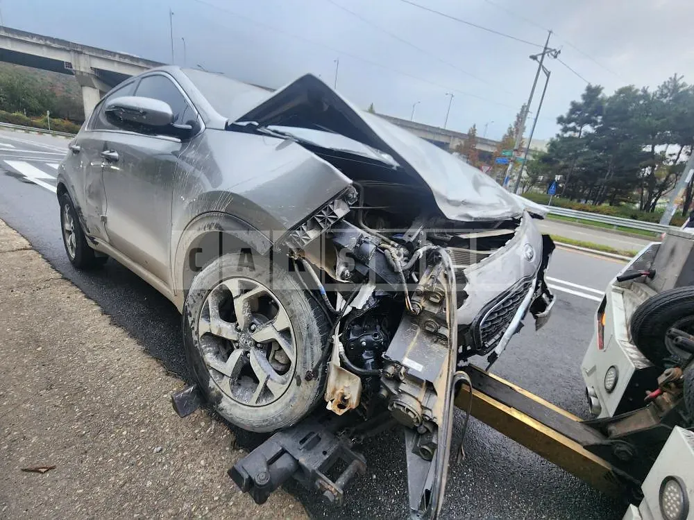 Photo 2 of 30: 2019 Kia Sportage, VIN KNAPM813BKK735573 — Korean insurance auction