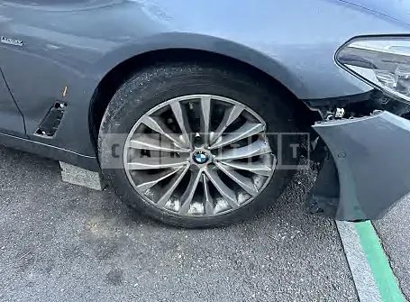 Photo 2 of 29: 2018 BMW 530i — Korean insurance auction