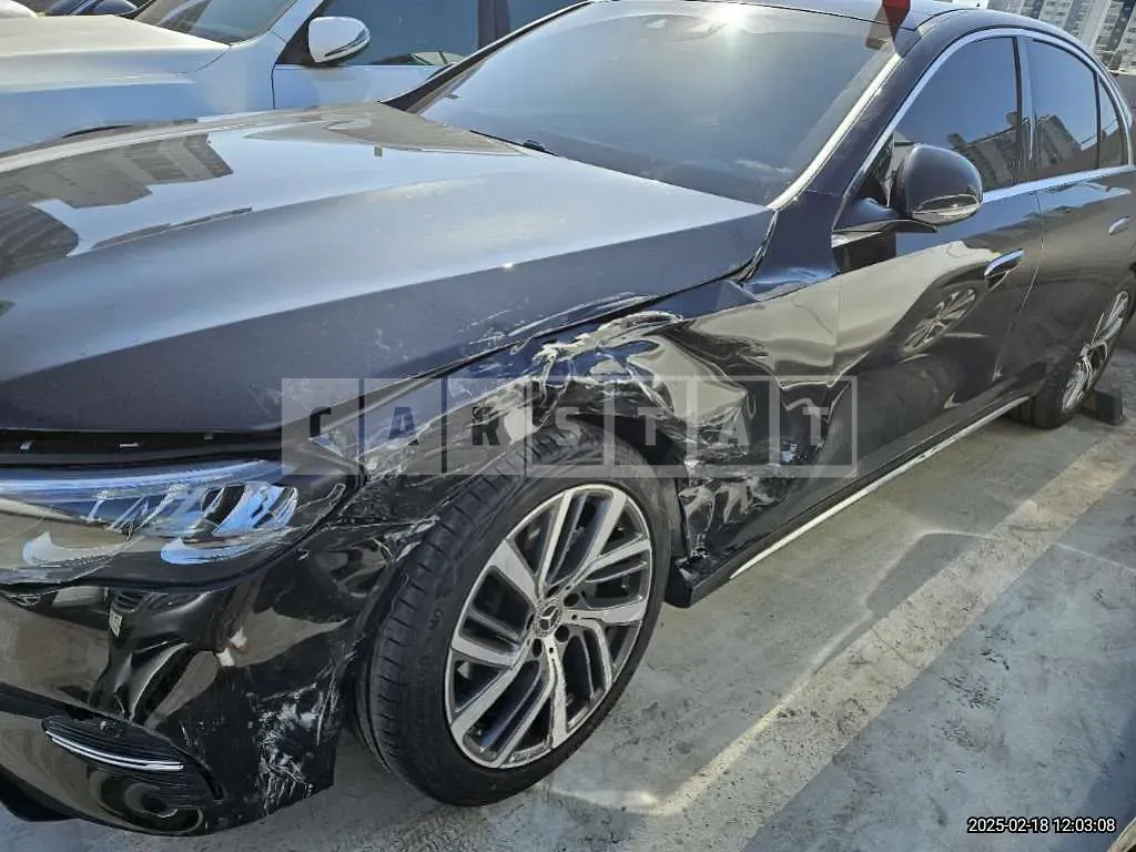 Photo 2 of 34: 2024 Mercedes-Benz E220 d 4Matic — Korean insurance auction