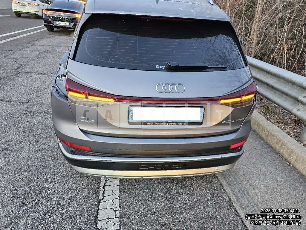 Photo 2 of 8: 2022 Audi Q4 e-tron — Korean insurance auction
