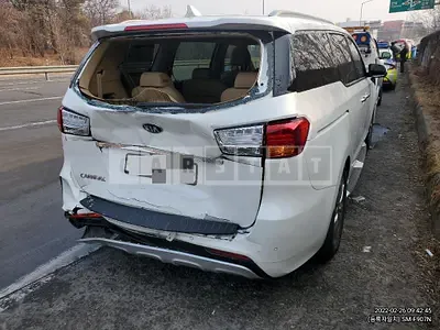 Photo 1 of 8: 2015 Kia Carnival 9-Seater, VIN KNAME81ABFS063007 — Korean insurance auction