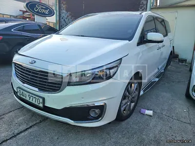 Photo 1 of 11: 2017 Kia Carnival Limousine, VIN KNAME81ABHS323112 — Korean insurance auction