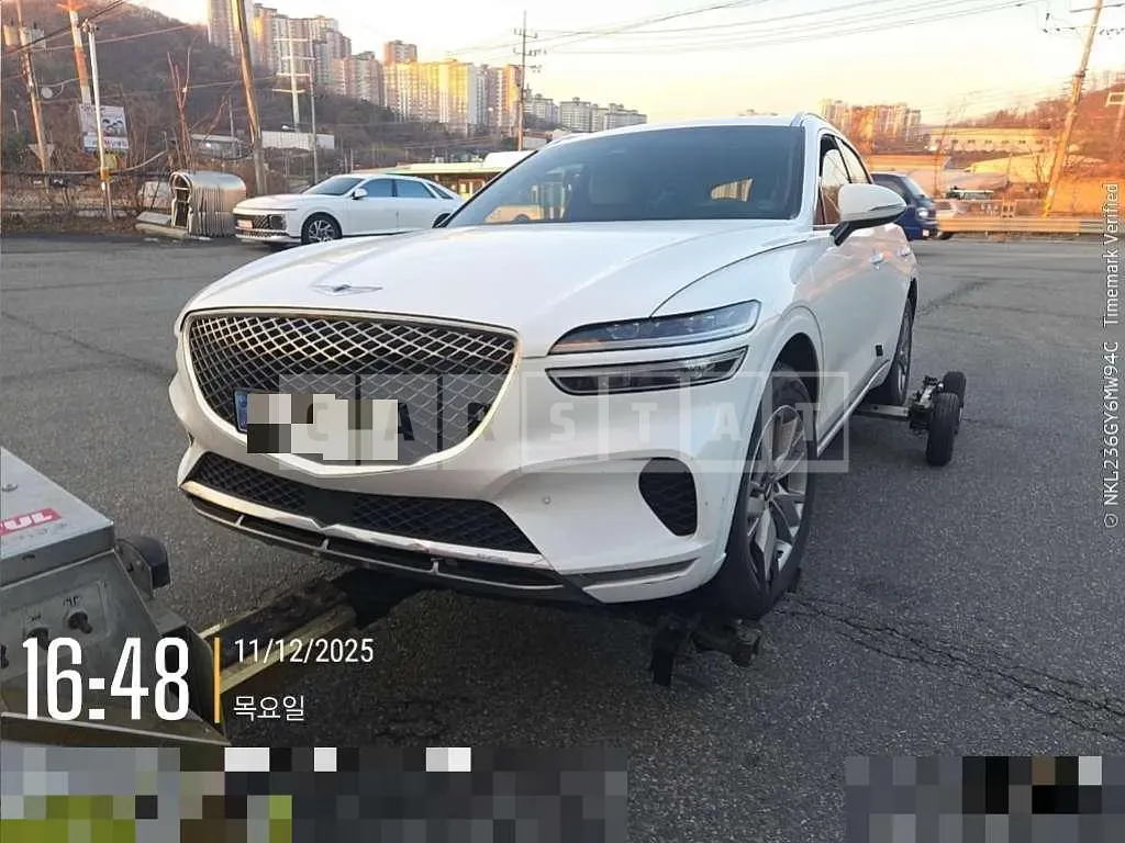 Photo 2 of 23: 2021 Genesis GV70 Diesel — Korean insurance auction