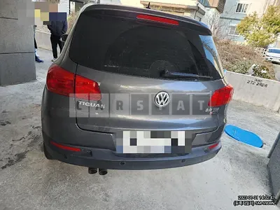 Photo 1 of 8: 2016 Volkswagen Tiguan 2.0 TDI BMT, VIN WVGZZZ5NZGW592210 — Korean insurance auction