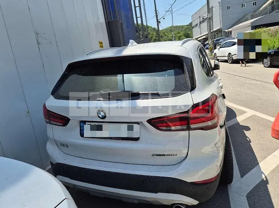 Photo 2 of 17: 2021 BMW X1 xDrive20i — Korean insurance auction