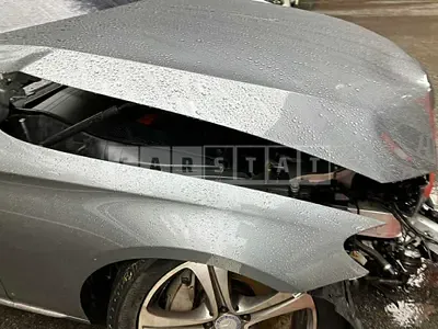 Photo 1 of 29: 2017 Mercedes-Benz E 300, VIN WDDZF4JB4HA038842 — Korean insurance auction