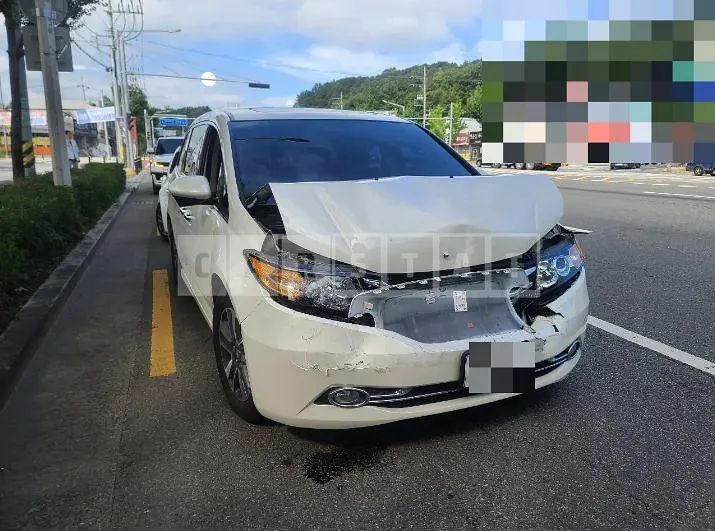 Photo 2 of 5: 2015 Honda Odyssey, VIN 5KBRL5860FB601257 — Korean insurance auction