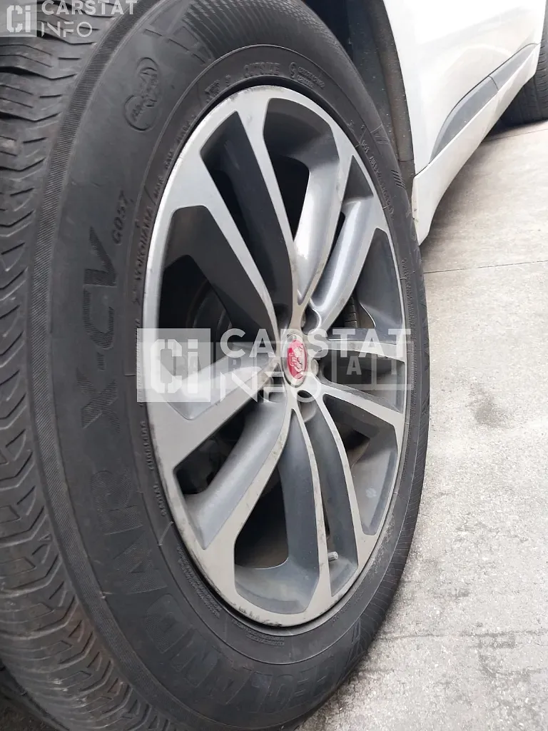 Photo 2 of 26: 2018 Jaguar F-Pace 20d — Korean insurance auction