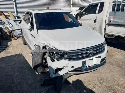 Photo 1 of 12: 2021 Volkswagen Tiguan 2.0 TDI — Korean insurance auction