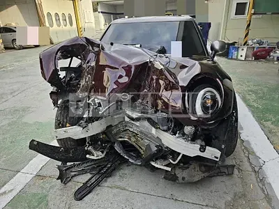 Photo 1 of 5: 2019 MINI Cooper Clubman, VIN WMWLN5103K2L14160 — Korean insurance auction