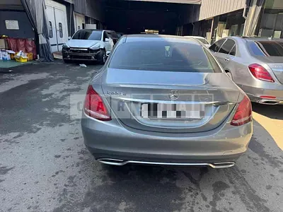 Photo 1 of 32: 2016 Mercedes-Benz C220 d — Korean insurance auction
