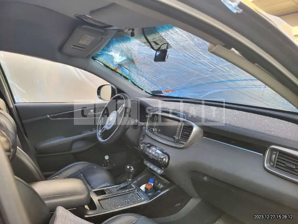 Photo 2 of 10: 2016 Kia Sorento, VIN KNAPS81ADGA264790 — Korean insurance auction