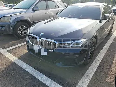 Photo 1 of 16: 2022 BMW Calm 520i — Korean insurance auction