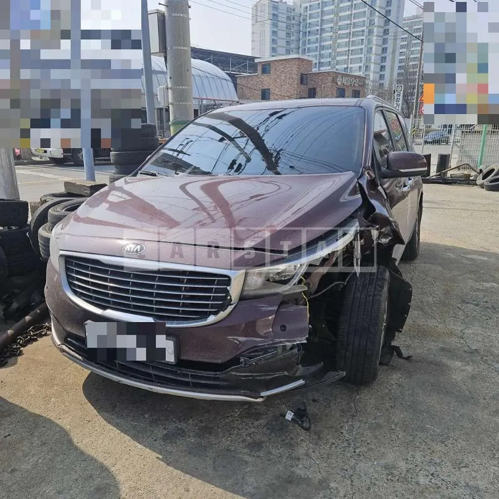 Photo 2 of 9: 2015 Kia Carnivals — Korean insurance auction