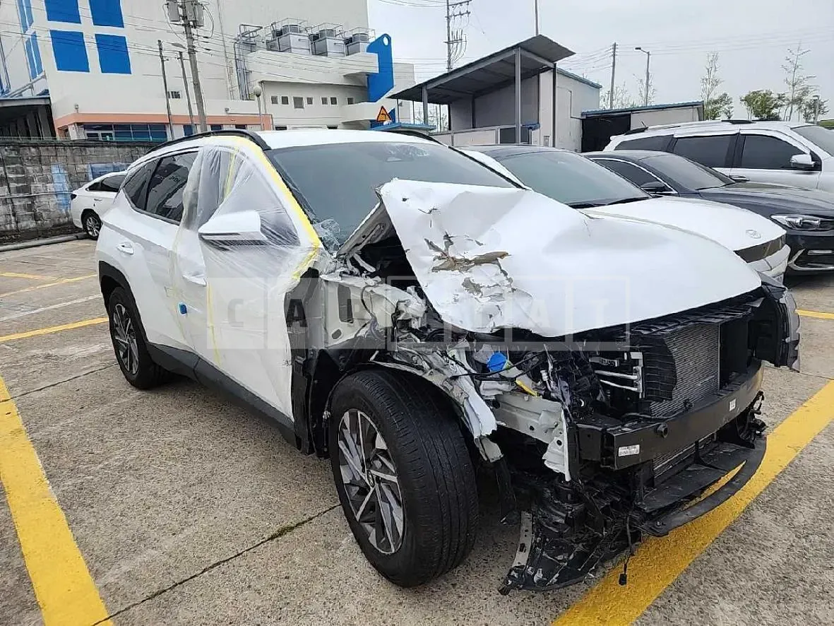 Photo 2 of 18: 2022 Hyundai Tucson Gasoline 4WD, VIN KMHJC81BHNU155193 — Korean insurance auction