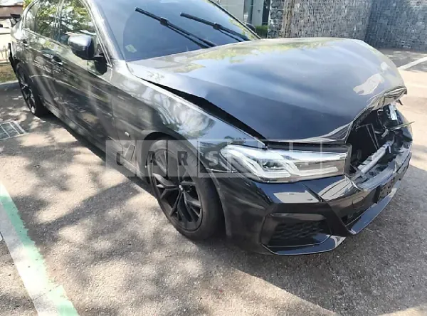 Photo 2 of 32: 2022 BMW 520i, VIN WBA11BH01NCH63720 — Korean insurance auction