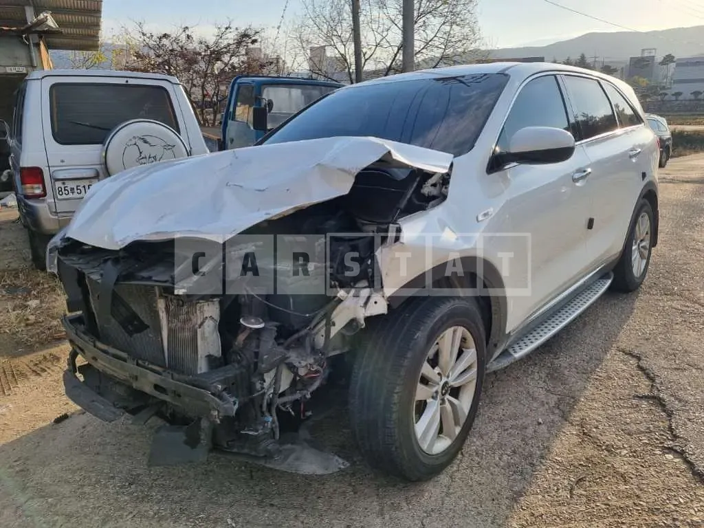 Photo 2 of 9: 2016 Kia Sorento, VIN KNAPG81ABGA129540 — Korean insurance auction