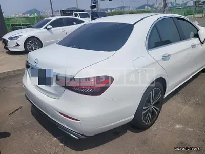 Photo 1 of 16: 2022 Mercedes-Benz New E 250 Avantgarde, VIN W1KZF4FB4NB070060 — Korean insurance auction