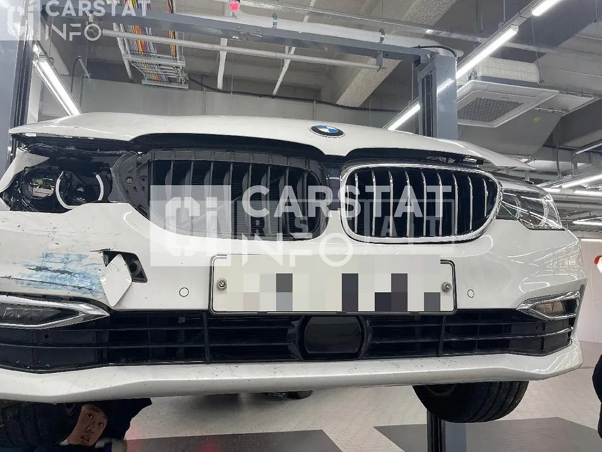 Photo 2 of 10: 2019 BMW 520i, VIN WBAJK7100KBP73402 — Korean insurance auction