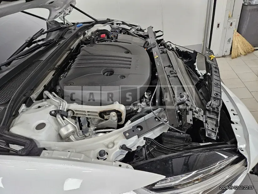 Photo 2 of 19: 2023 Volvo V60CCB5 AWD — Korean insurance auction