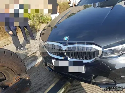 Photo 1 of 16: 2020 BMW 320i — Korean insurance auction