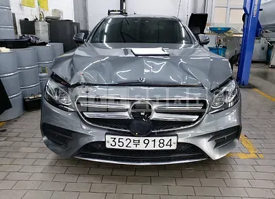 Photo 1 of 21: 2019 Mercedes-Benz E350 4Matic, VIN WDDZF8GB8KA588177 — Korean insurance auction