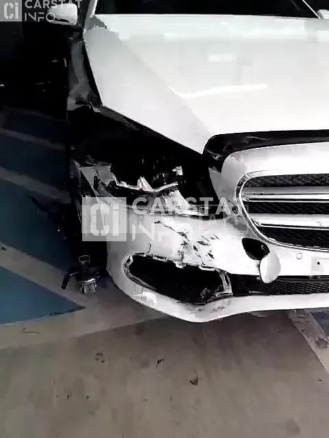 Photo 2 of 17: 2018 Mercedes-Benz E220 d, VIN WDDZF0EB9JA404562 — Korean insurance auction