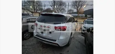 Photo 1 of 25: 2015 Kia Carnivals — Korean insurance auction