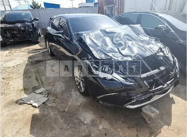 Photo 2 of 11: 2019 Lexus ES300h — Korean insurance auction