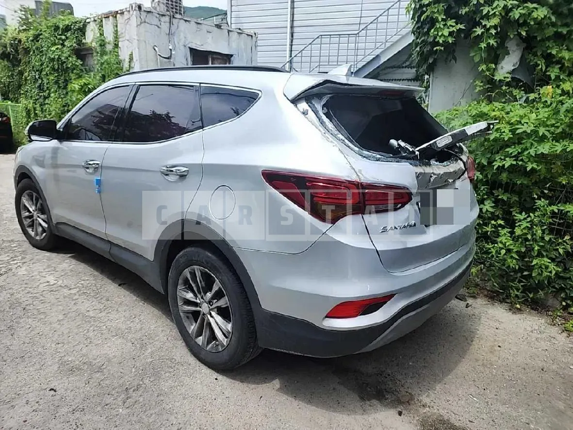 Photo 2 of 13: 2017 Hyundai Santa Fe DM — Korean insurance auction